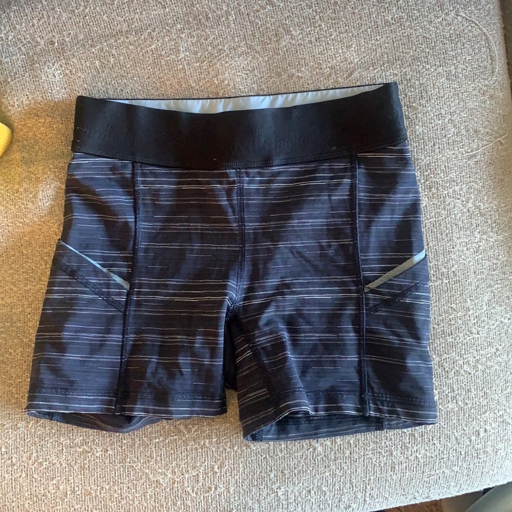 Lightly worn lulu spandex